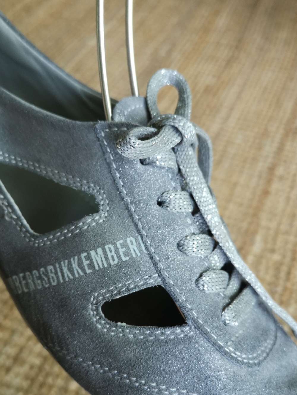 Bikkembergs leather laced flats